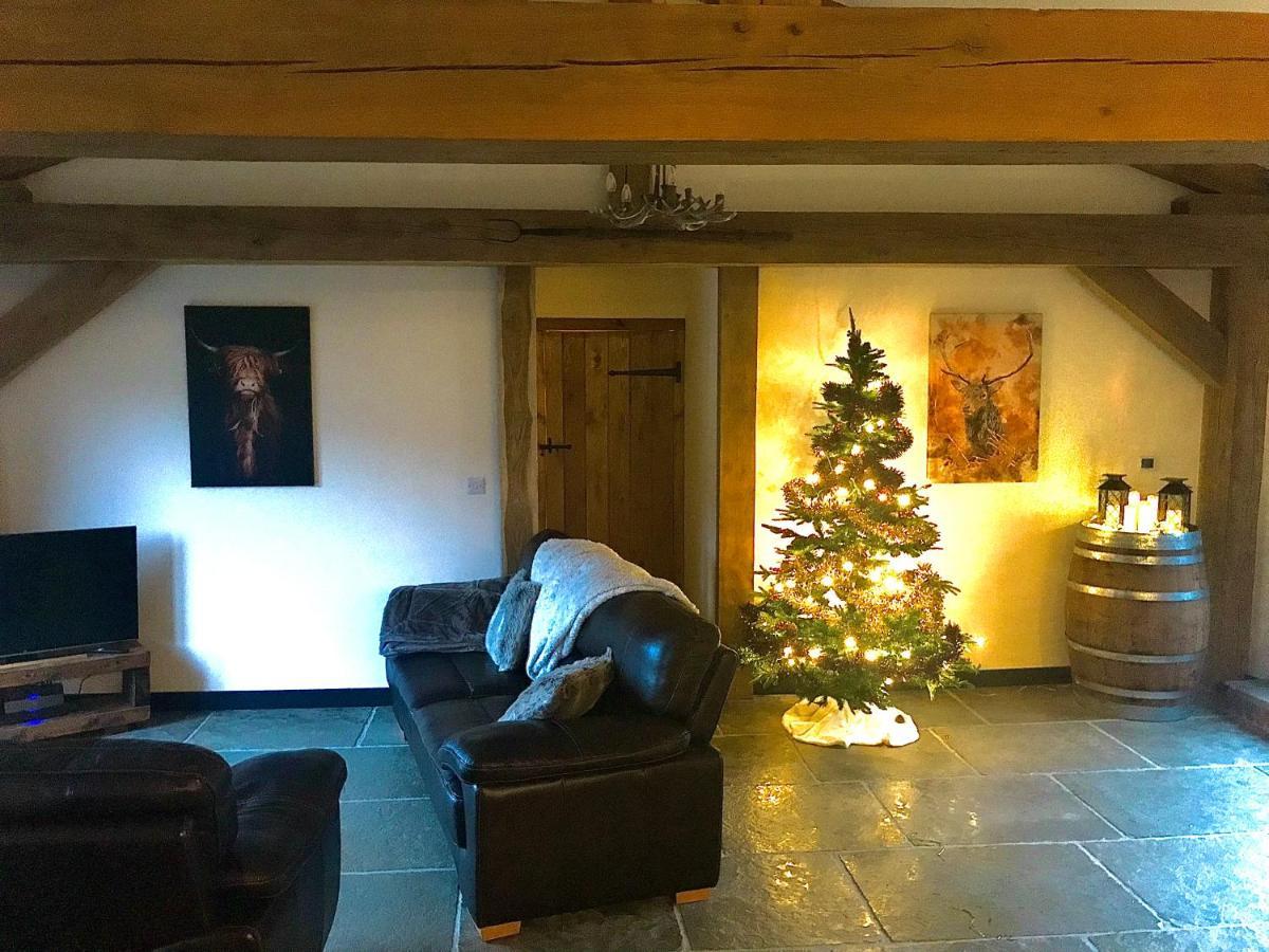 Trelaske Mill Cider Barn-With Hot Tub, Fire Pit Bbq Lewannick Екстериор снимка