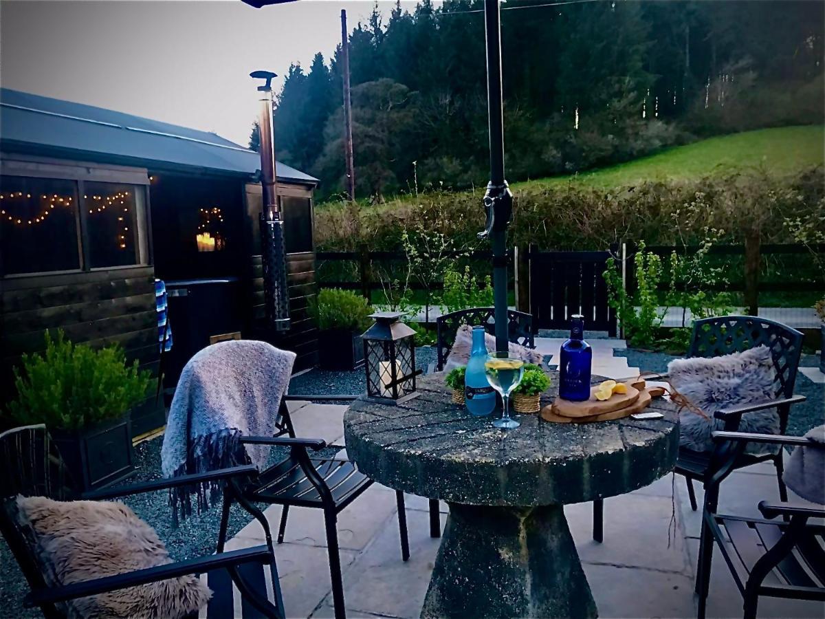 Trelaske Mill Cider Barn-With Hot Tub, Fire Pit Bbq Lewannick Екстериор снимка