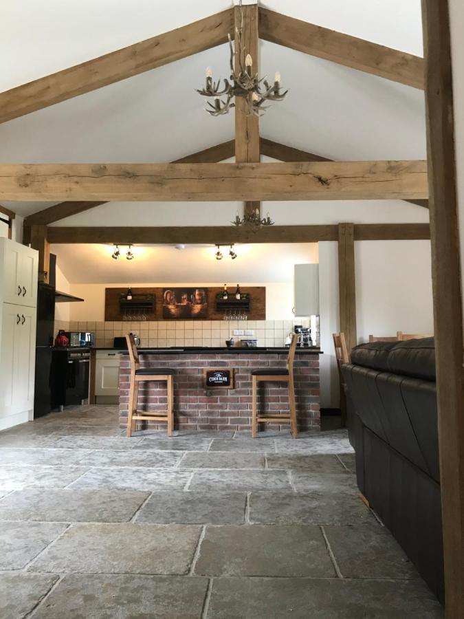 Trelaske Mill Cider Barn-With Hot Tub, Fire Pit Bbq Lewannick Екстериор снимка